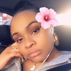 Meet your Posher, Brittney